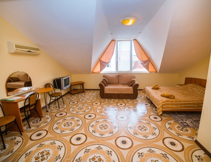 Стандартный 3-местный 2-категории без вида на море корп.2 - Пансионат «Рассвет» Николаевка